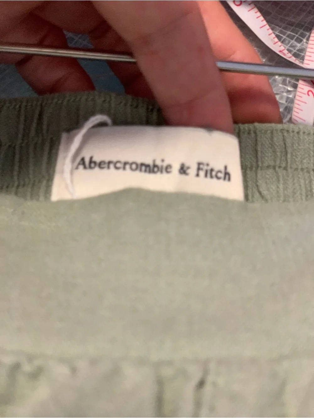 Abercrombie & Fitch side 24” 45%